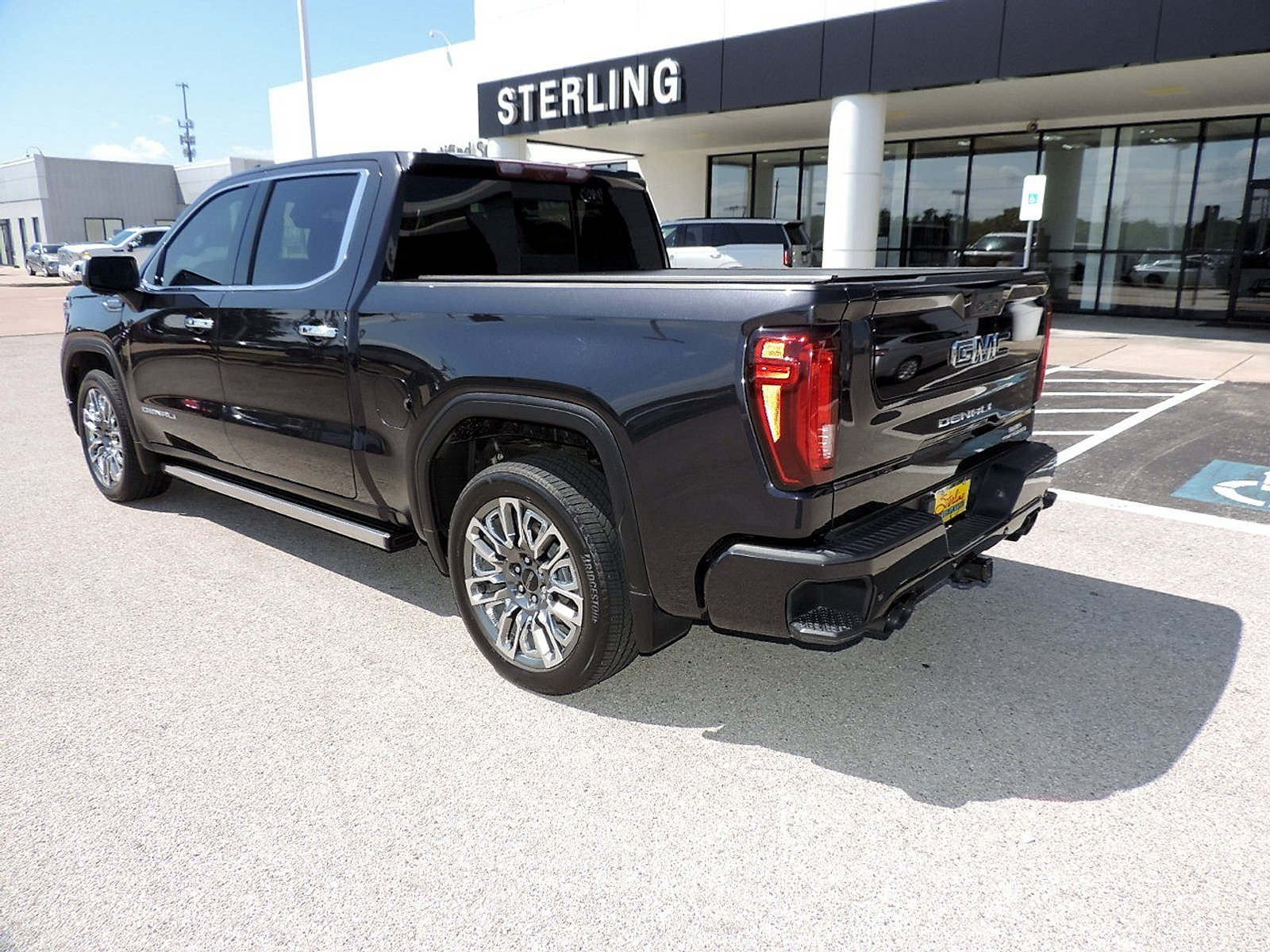 Certified 2024 GMC Sierra 1500 Denali Ultimate AWD/4WD image 7