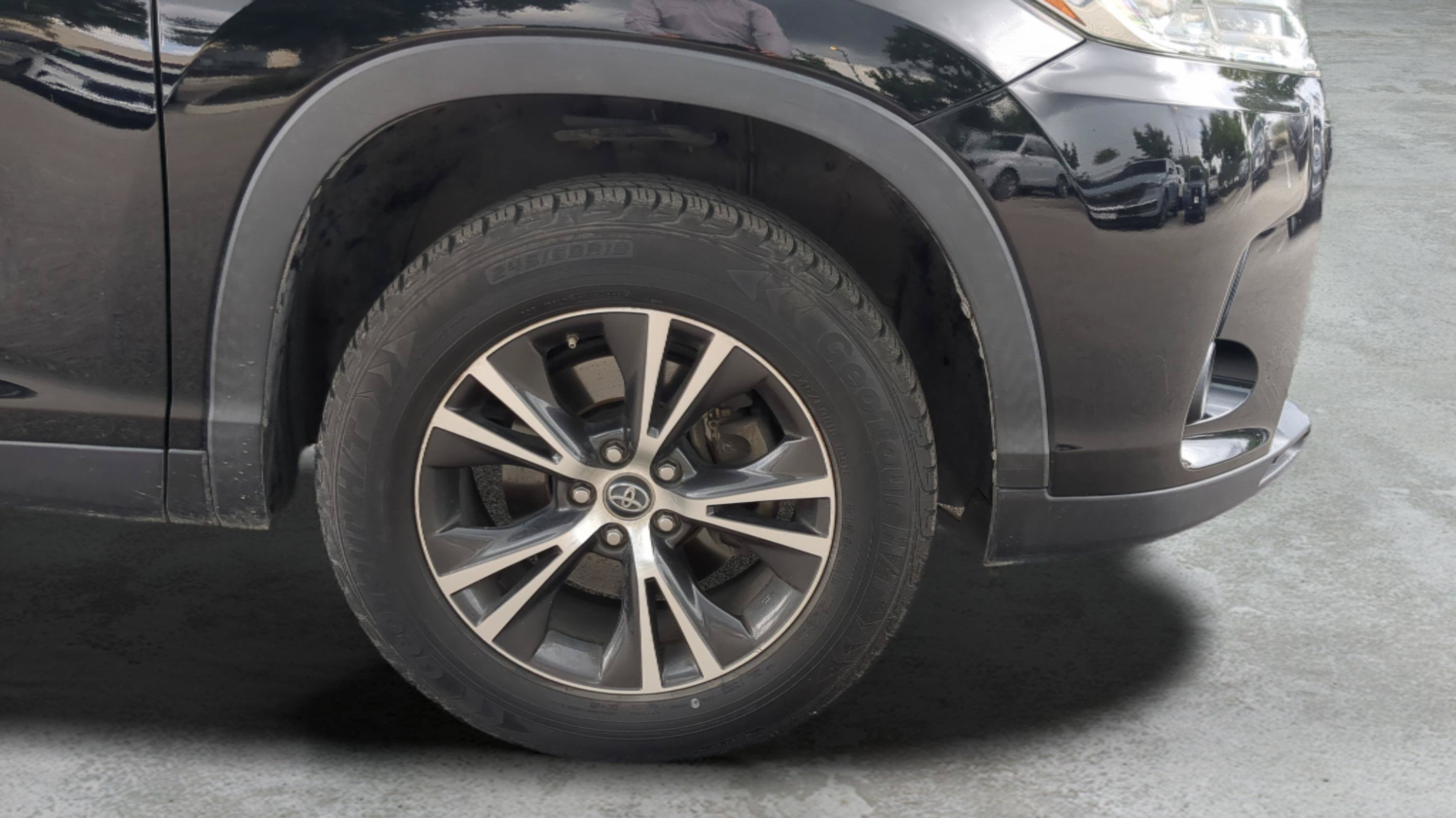 Used 2019 Toyota Highlander LE FWD image 24