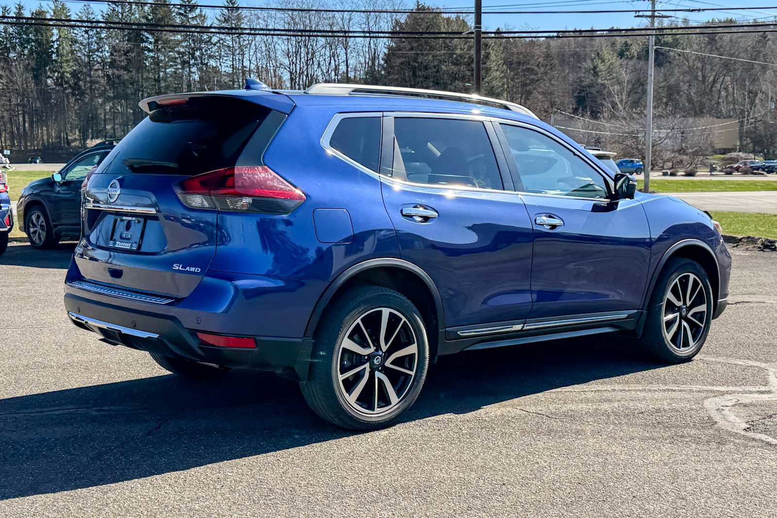 Used 2020 Nissan Rogue SL w/ Premium Package image 3