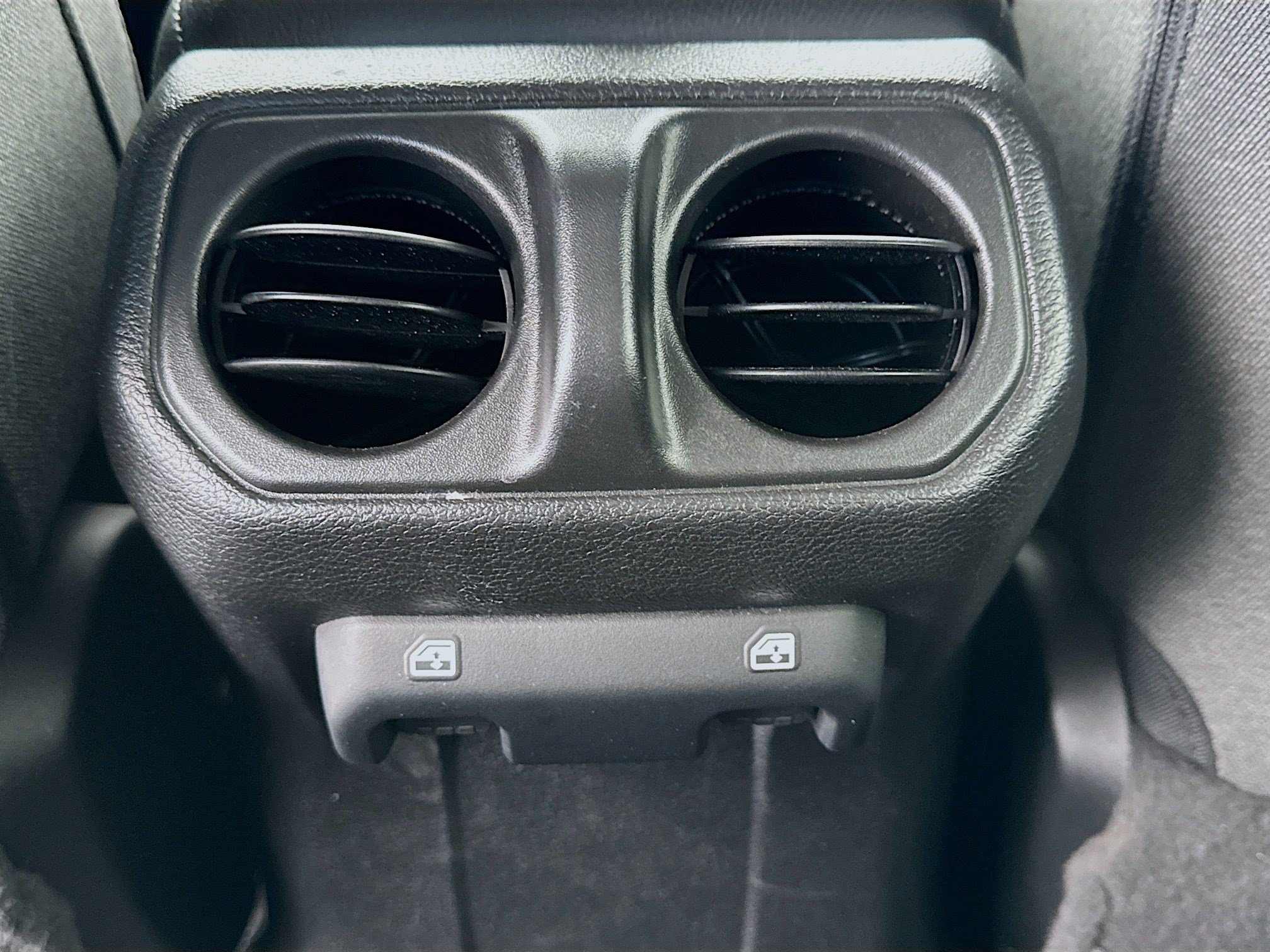 Used 2024 Jeep Wrangler Unlimited AWD/4WD image 16