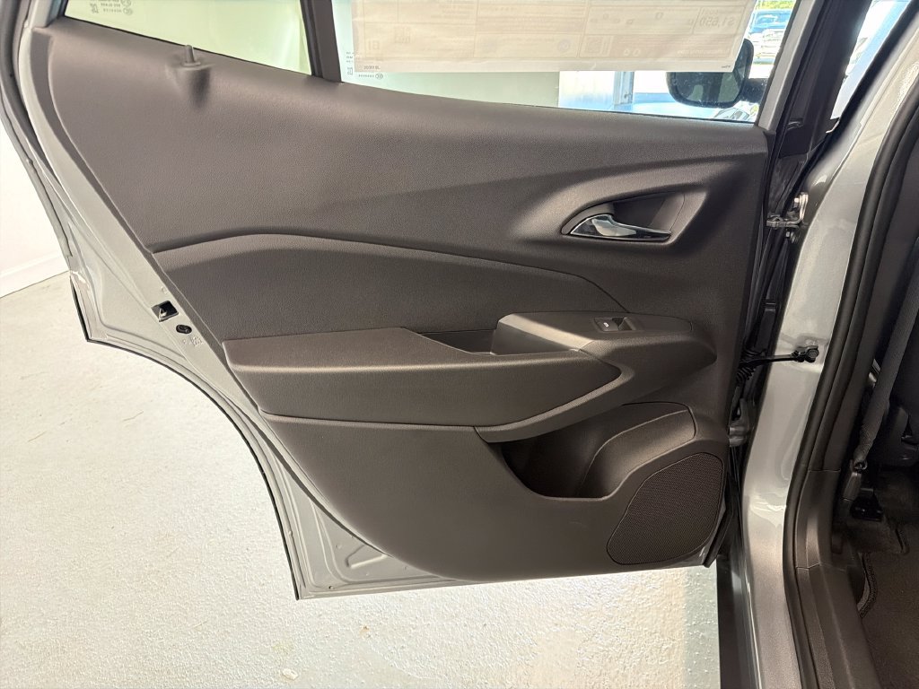 New 2026 Chevrolet Trax LS w/ LS Convenience Package FWD image 8