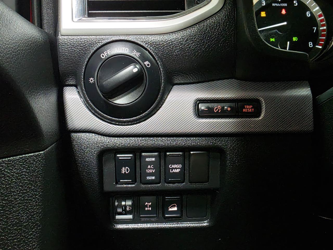 Used 2019 Nissan Titan PRO-4X AWD/4WD image 36