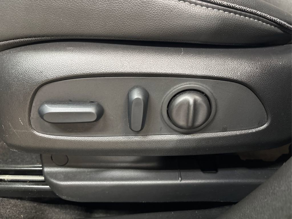 Used 2023 Buick Encore GX Select w/ Sport Touring Package image 35