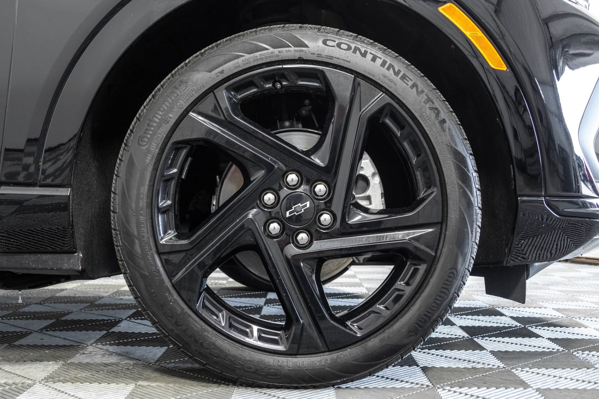 Used 2024 Chevrolet Equinox EV RS FWD image 44