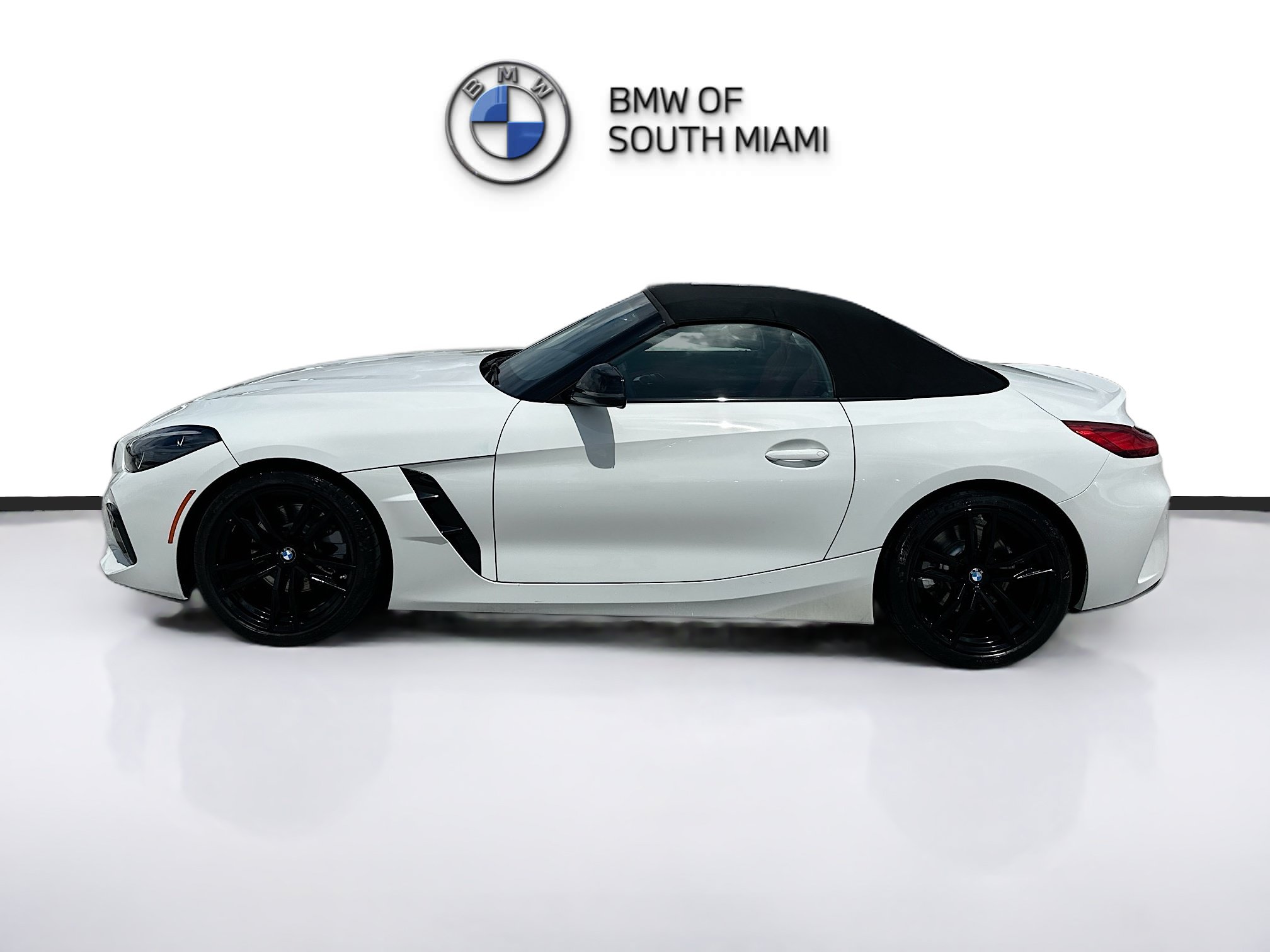 Used 2023 BMW Z4 sDrive30i w/ Shadowloine Package RWD image 4