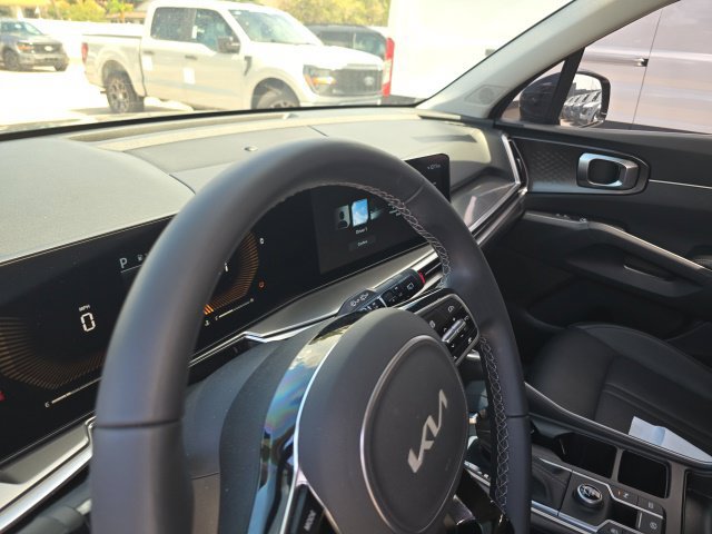 Used 2025 Kia Sorento S w/ Panoramic Sunroof Package FWD image 9