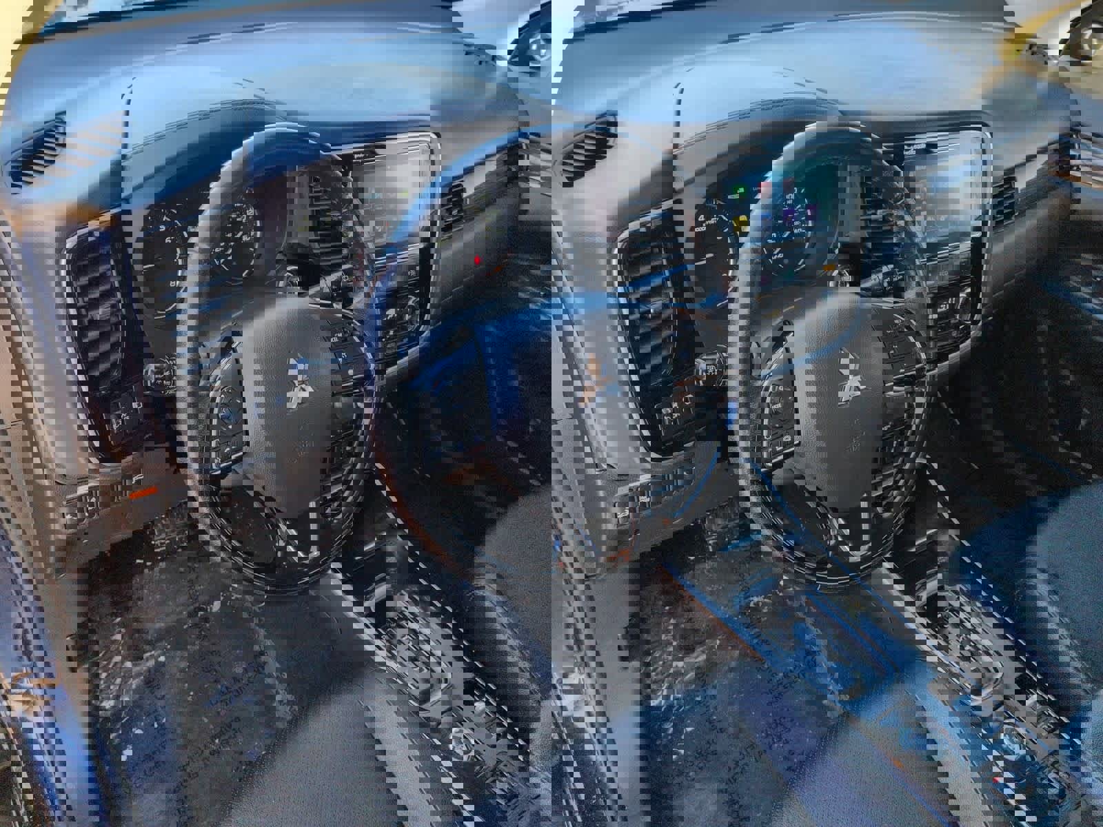 Used 2017 Mitsubishi Outlander SE image 10