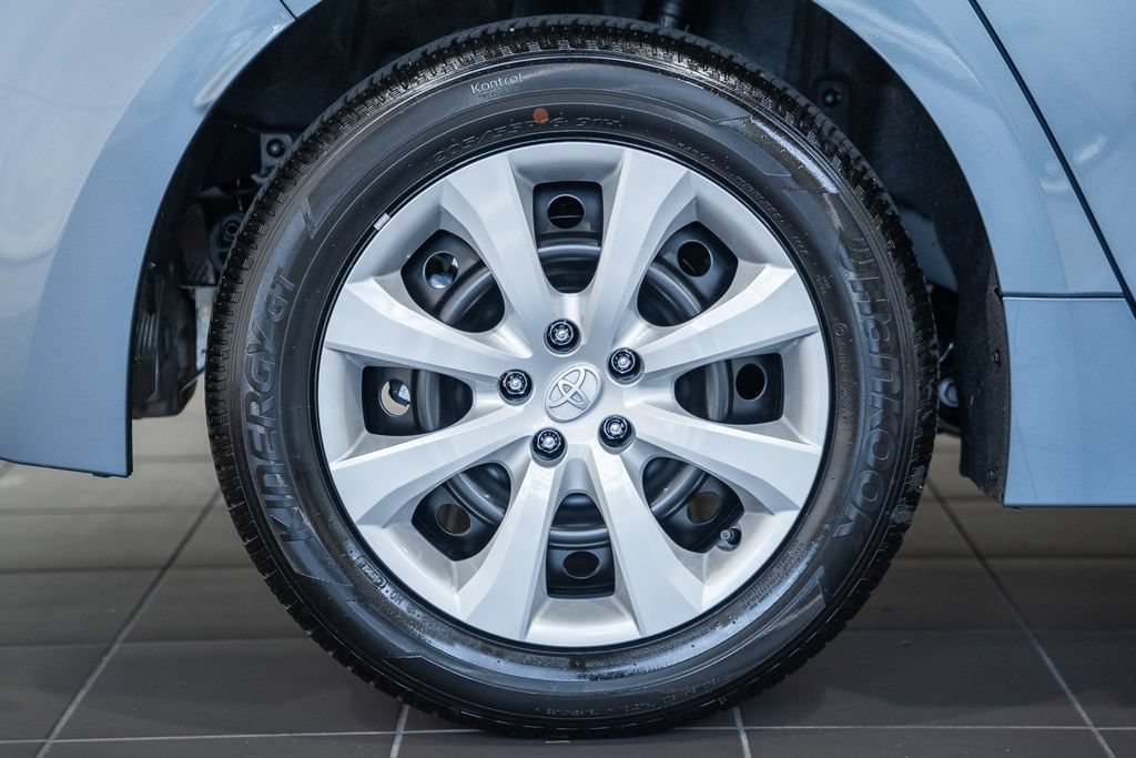 Used 2026 Toyota Corolla LE FWD image 15