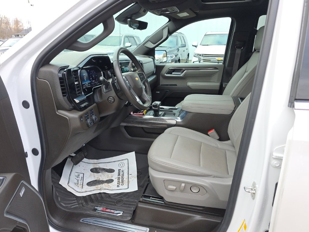 Certified 2024 Chevrolet Silverado 1500 LTZ w/ LTZ Premium Package image 17