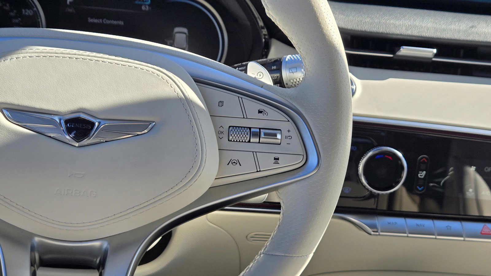 Used 2025 Genesis Electrified GV70 Advanced image 13