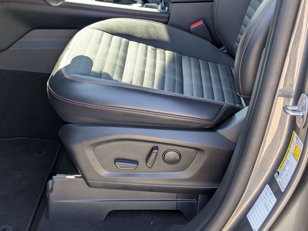 Used 2025 Ford Explorer ST-Line w/ ST-Line Street Pack image 23