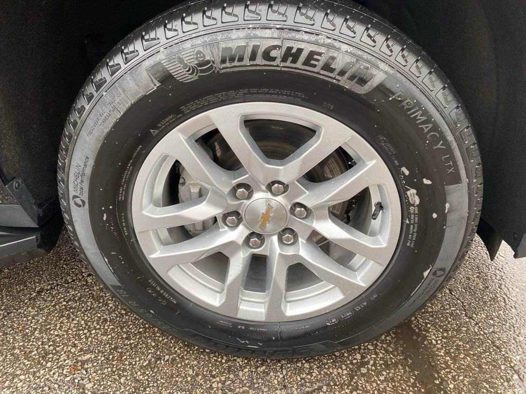 Used 2024 Chevrolet Suburban LT image 31