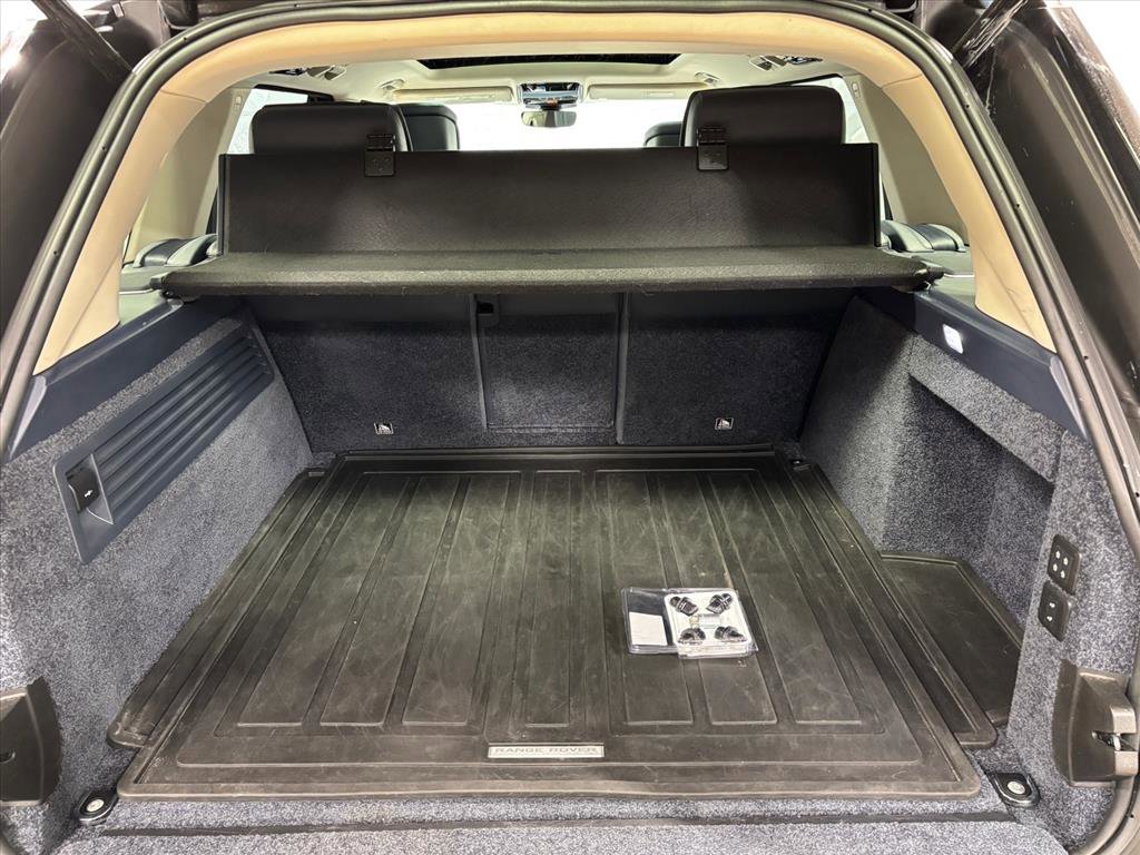 Used 2020 Land Rover Range Rover Long Wheelbase HSE image 42