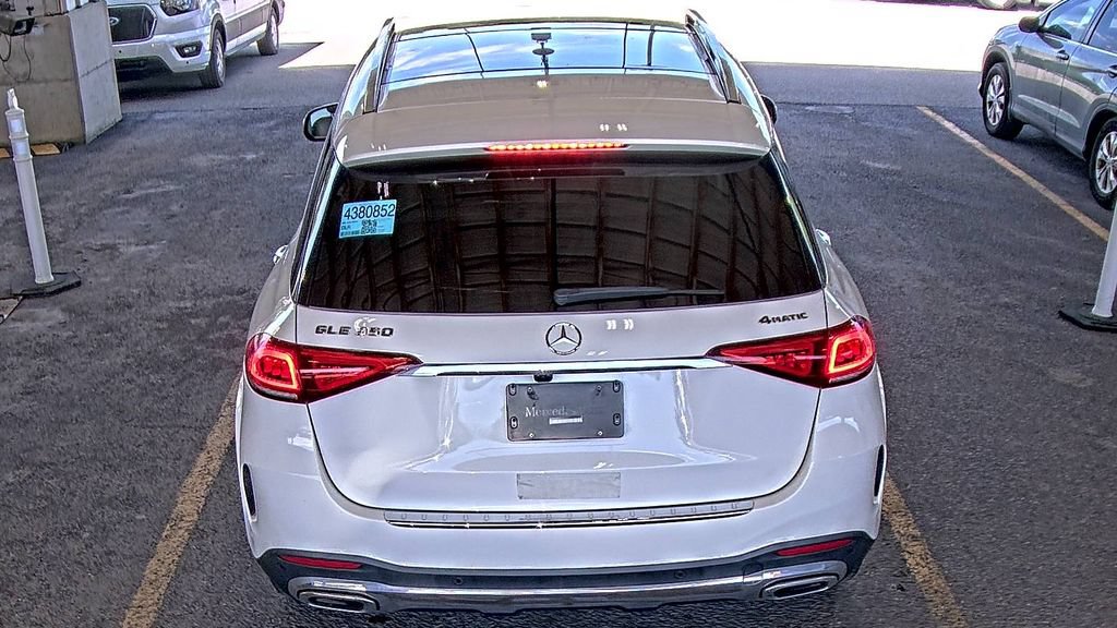 Used 2022 Mercedes-Benz GLE 350 4MATIC w/ AMG Line Exterior image 5