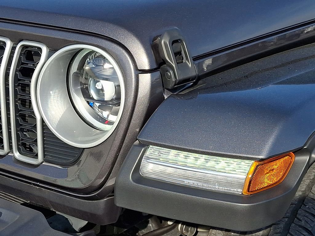 Used 2025 Jeep Wrangler Unlimited Sahara image 12