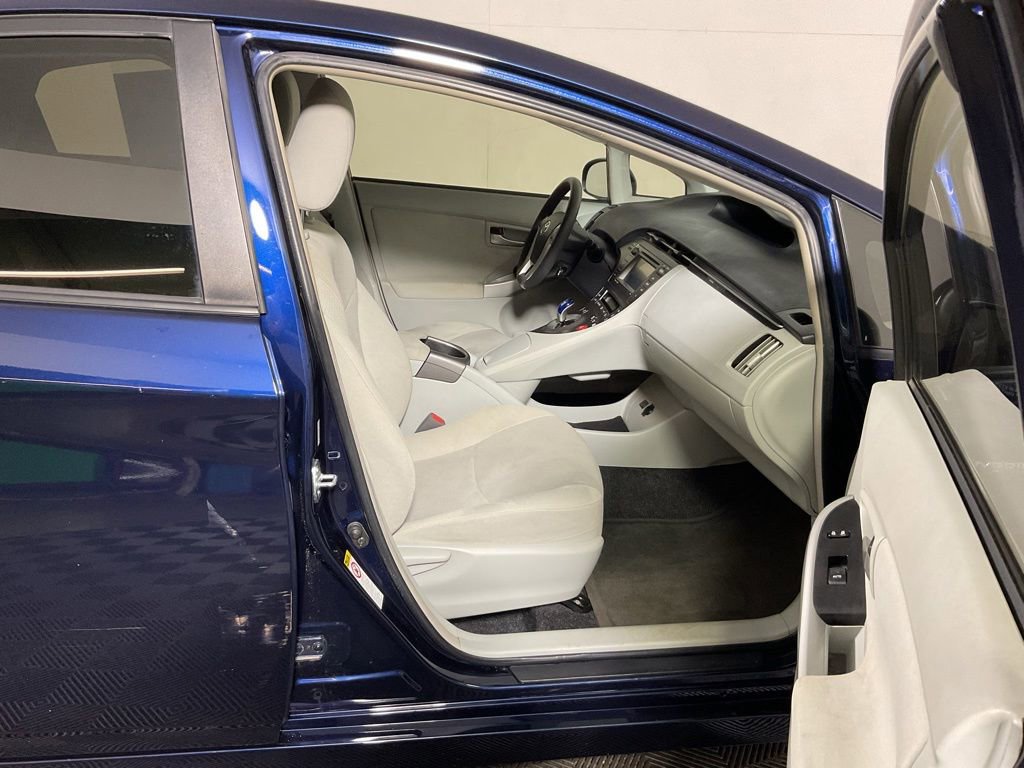 Used 2014 Toyota Prius Three FWD image 35