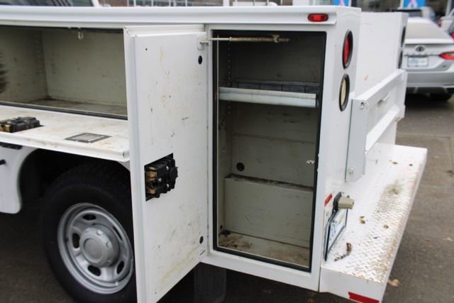 Used 2012 Ford F250 XL w/ Skid Plate Pkg image 8