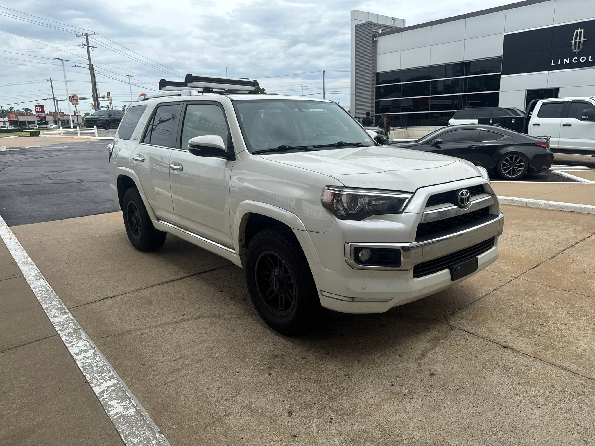Used 2016 Toyota 4Runner Limited w/ Four Season Floor Mat Package AWD/4WD image 2