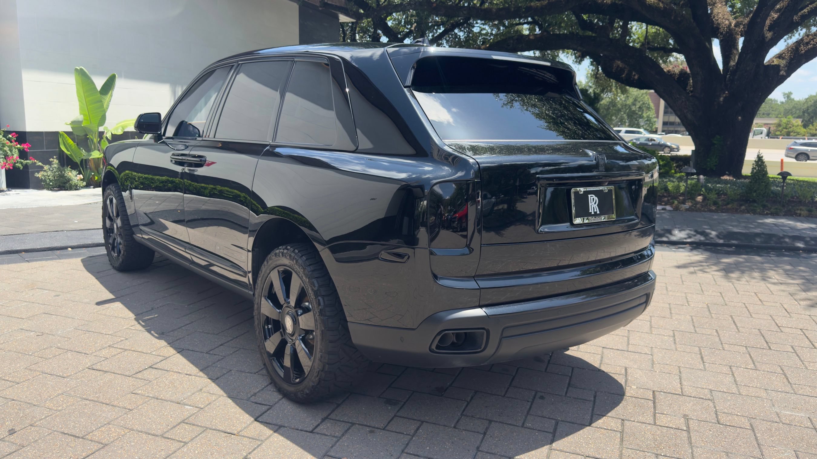 Used 2023 Rolls-Royce Cullinan AWD/4WD image 9