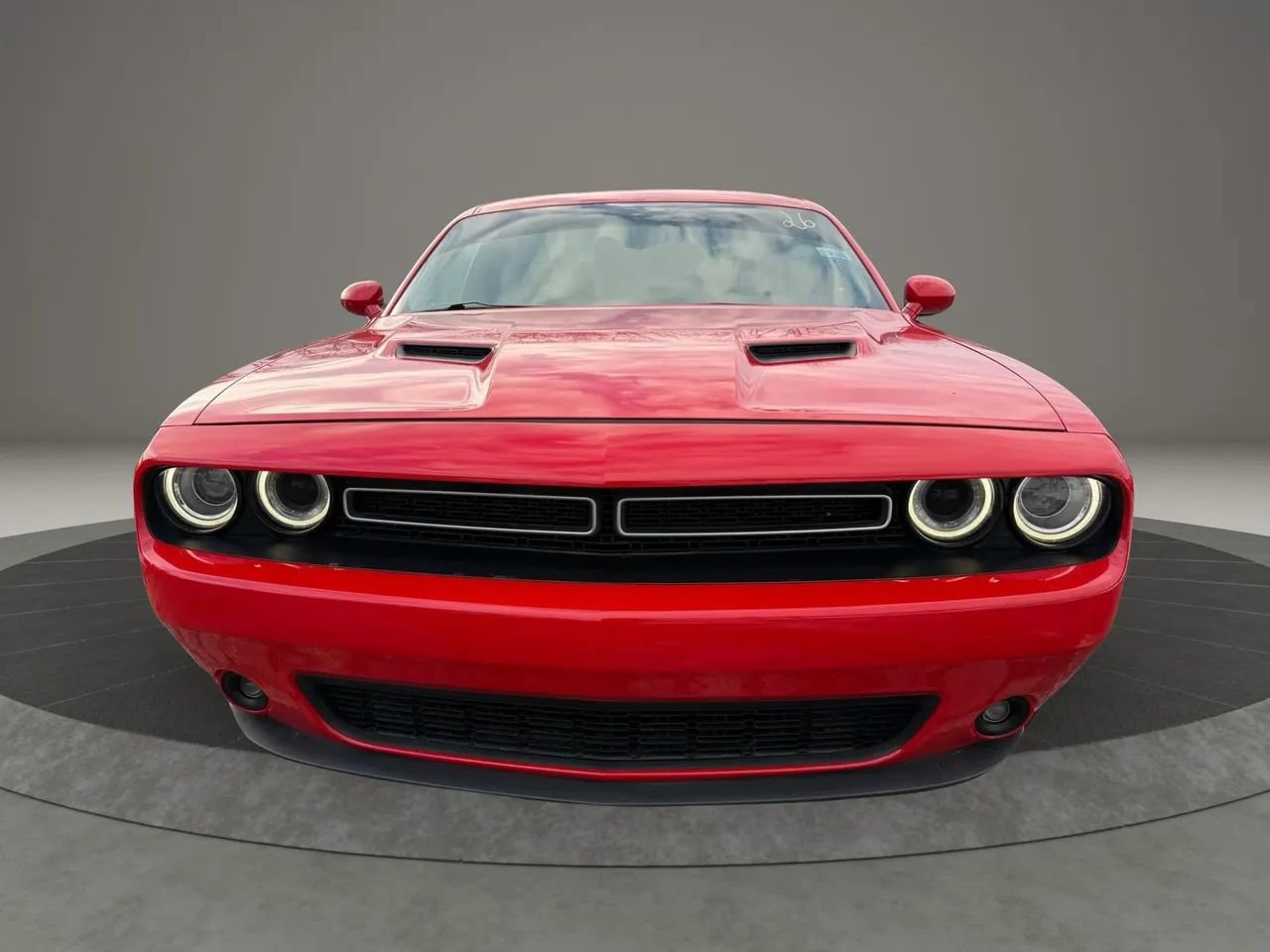 Used 2018 Dodge Challenger R/T RWD image 2