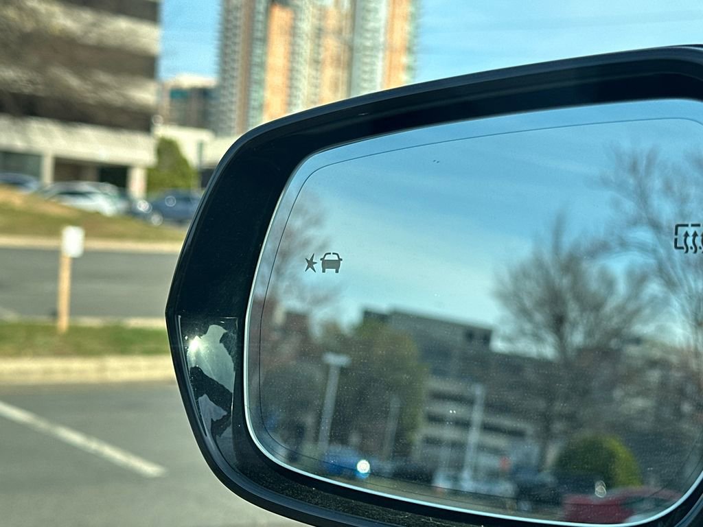 Used 2024 Cadillac Lyriq Sport image 22