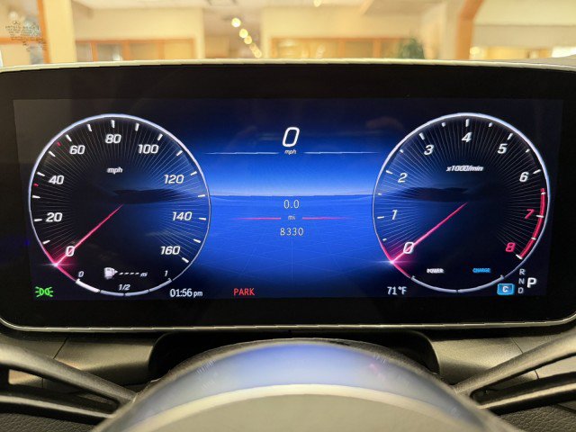 Used 2024 Mercedes-Benz GLC 300 4MATIC image 12