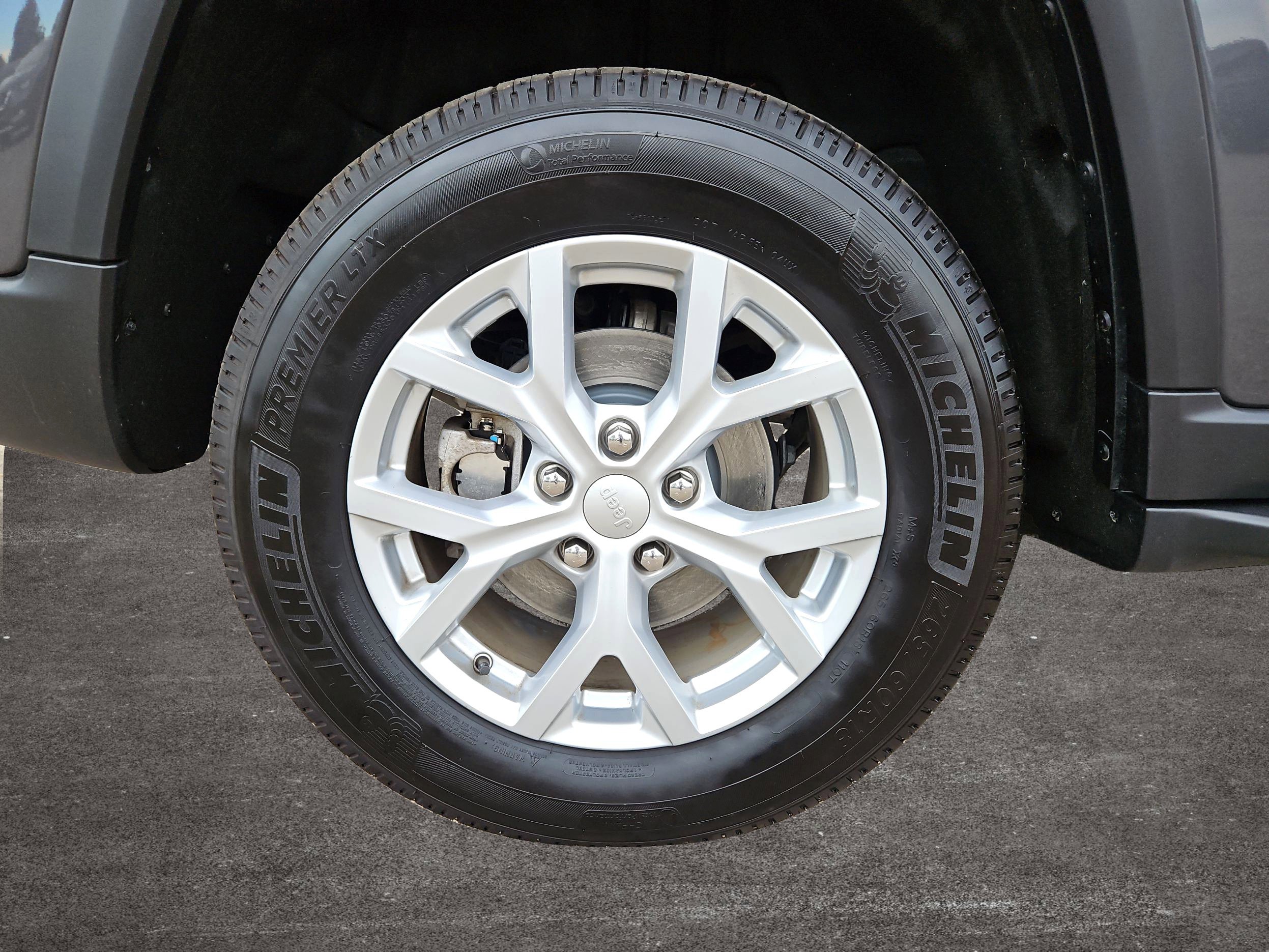 Used 2023 Jeep Grand Cherokee Limited RWD image 37
