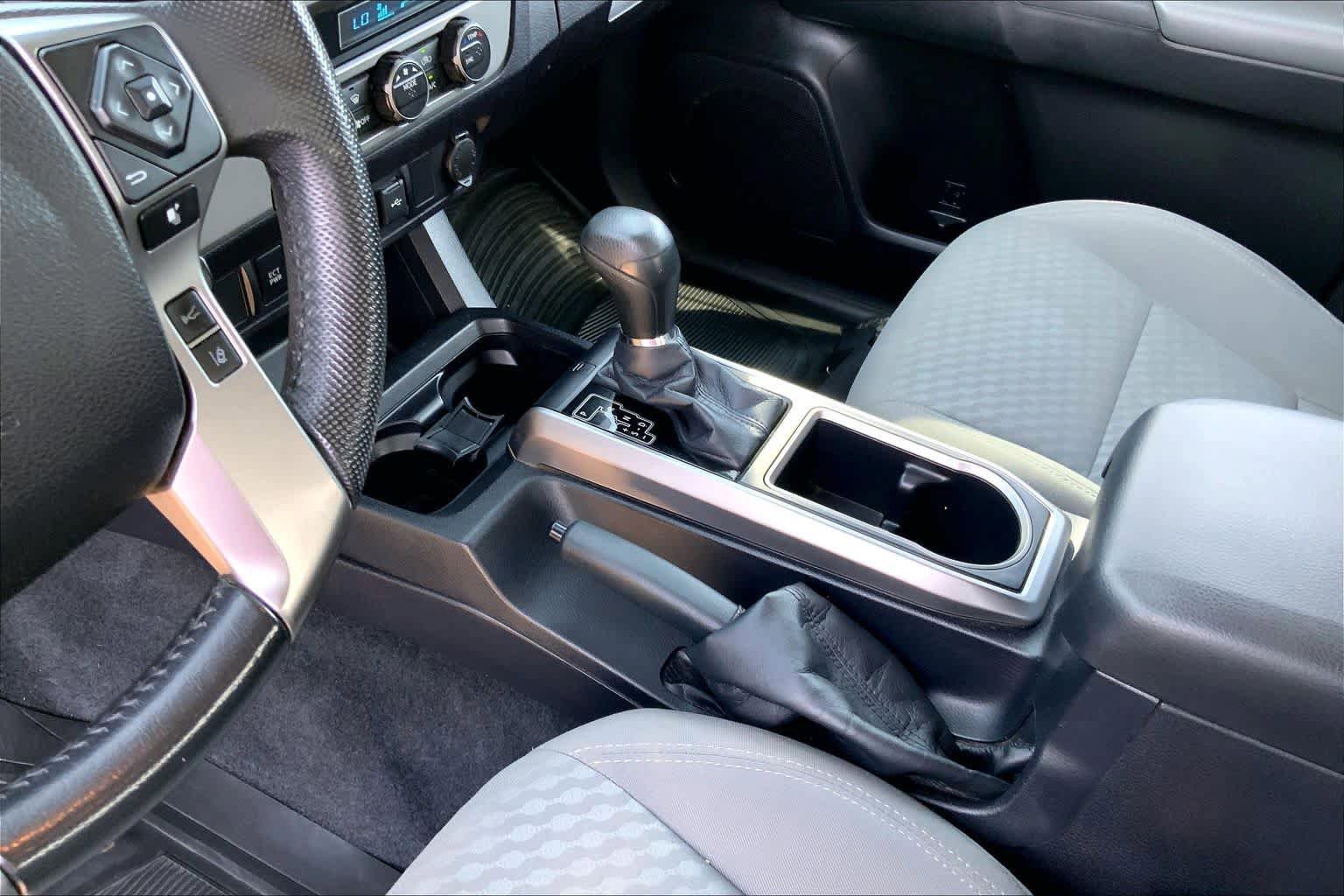 Used 2021 Toyota Tacoma SR5 RWD image 16