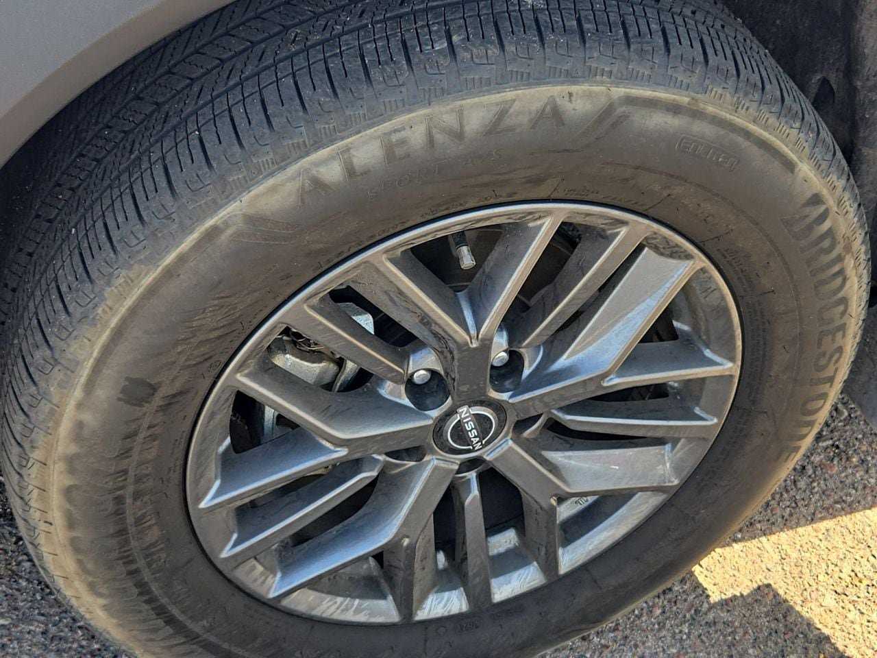 Used 2025 Nissan Rogue S FWD image 19