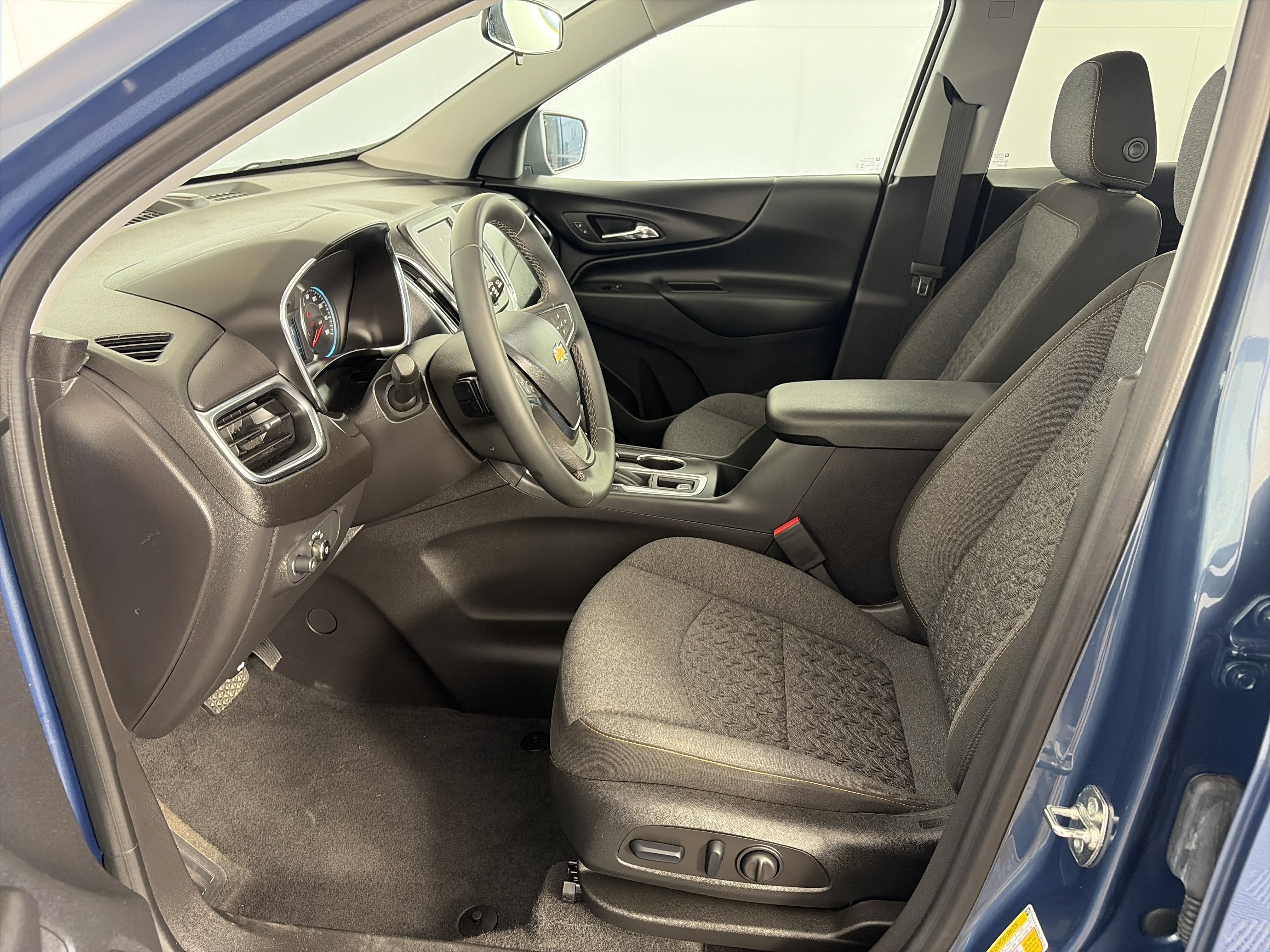 Certified 2024 Chevrolet Equinox LT AWD/4WD image 6