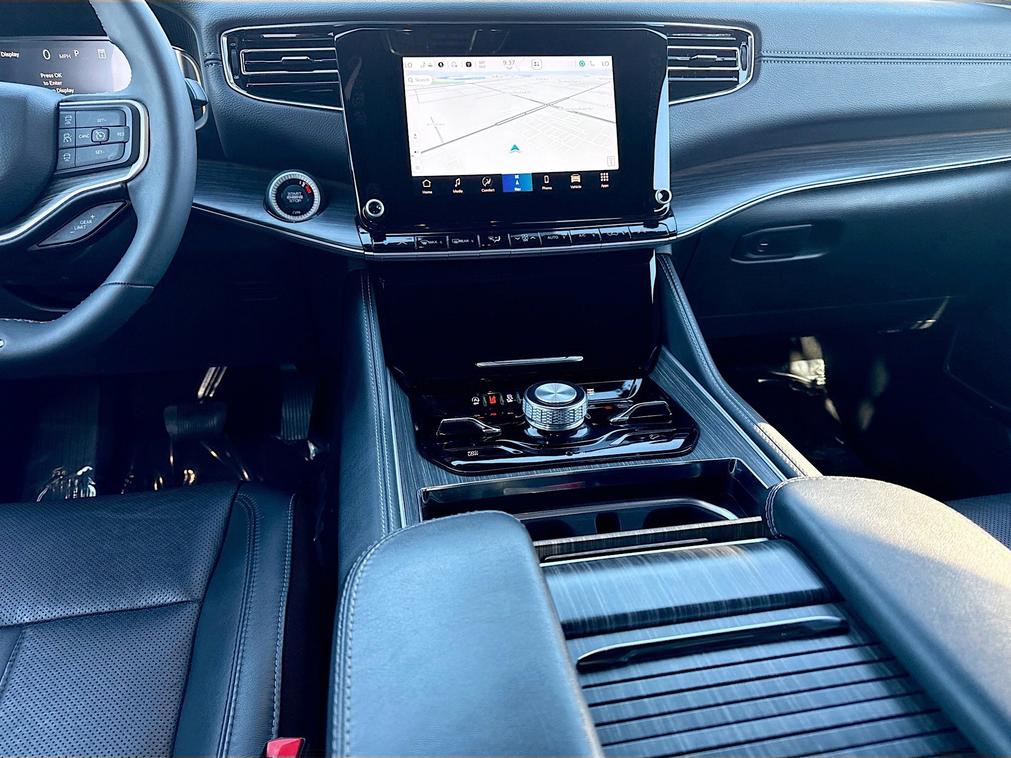 Used 2023 Jeep Wagoneer Series III w/ Convenience Group I image 18