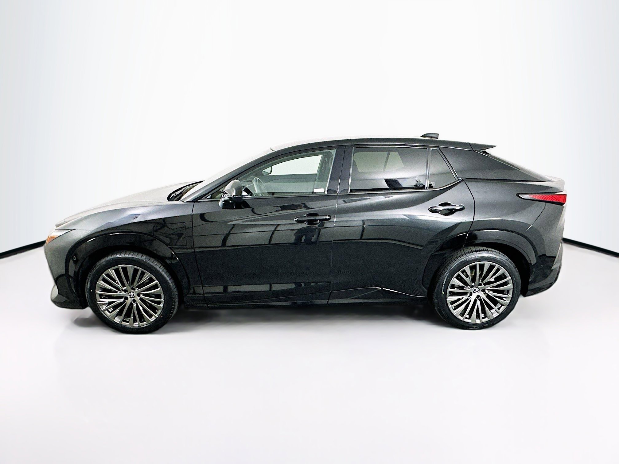 Used 2024 Lexus RZ 450e Premium w/ Accessory Package (2T) AWD/4WD image 4