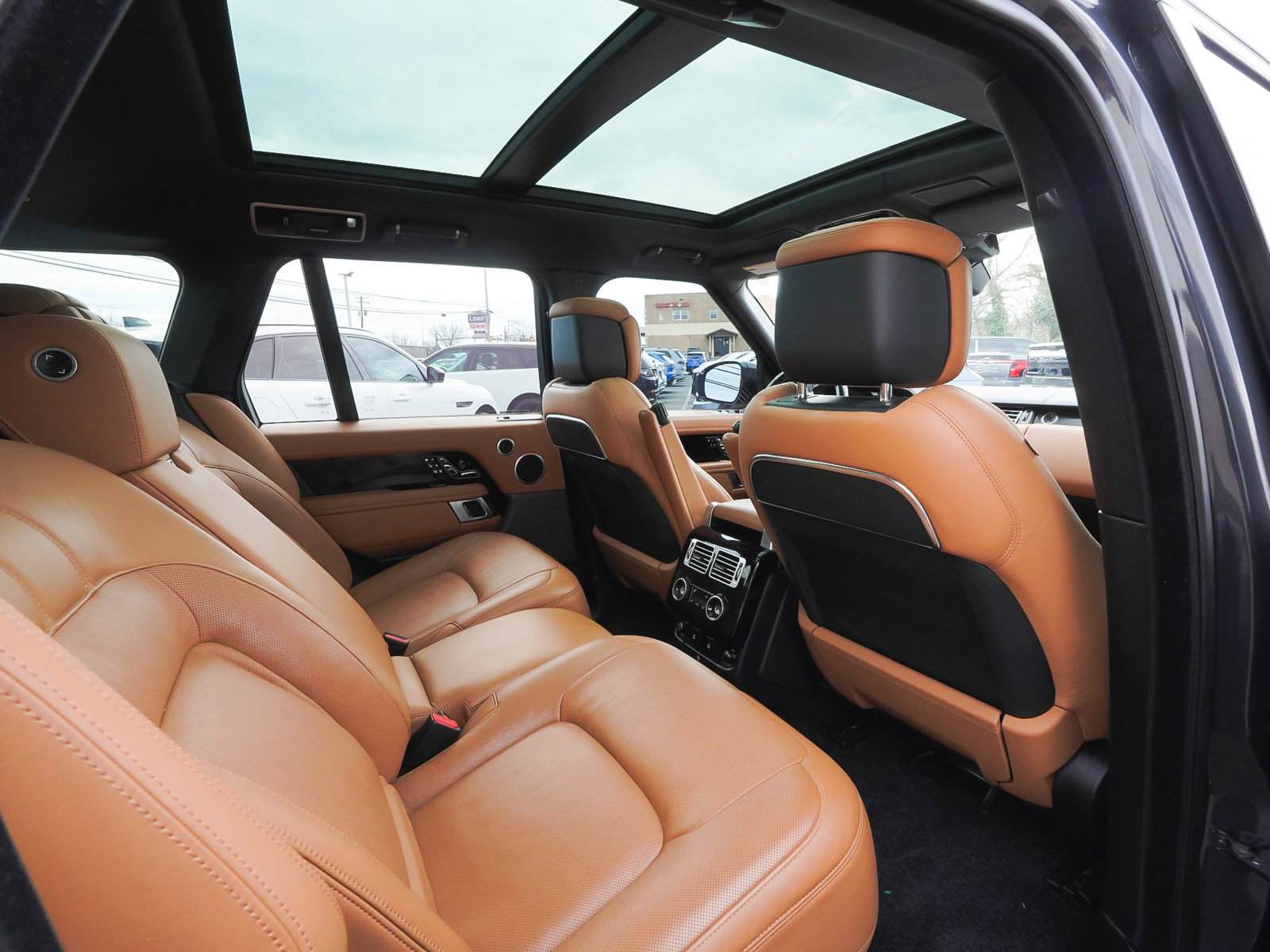 Used 2021 Land Rover Range Rover Autobiography Fifty Edition image 44