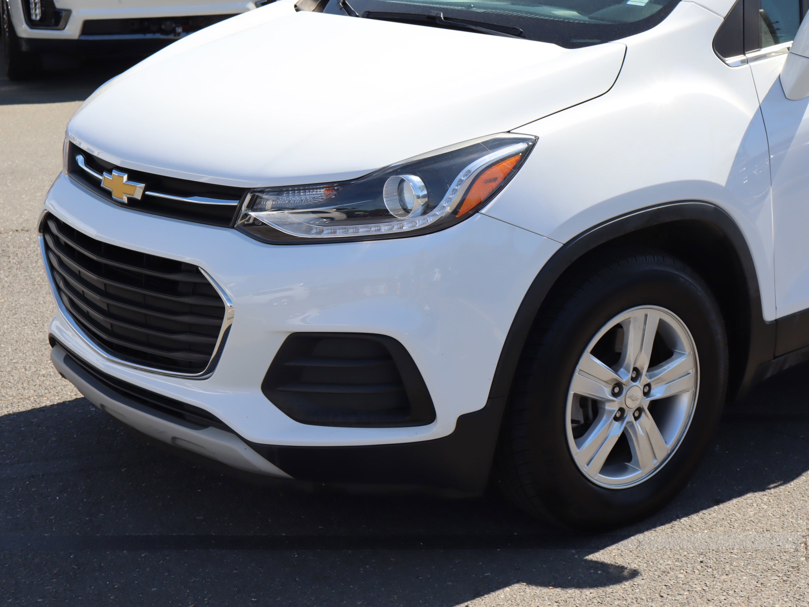 Used 2018 Chevrolet Trax LT w/ LT Convenience Package image 6