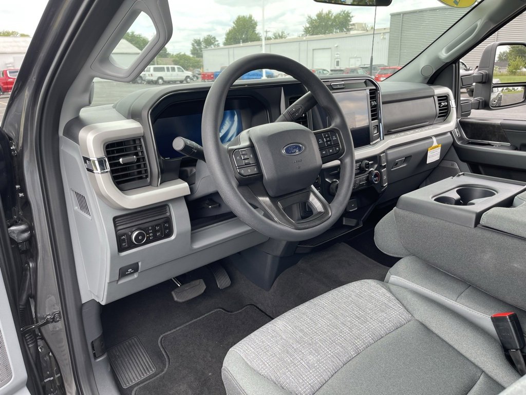 New 2026 Ford F350 4x4 Crew Cab DRW Super Duty image 22