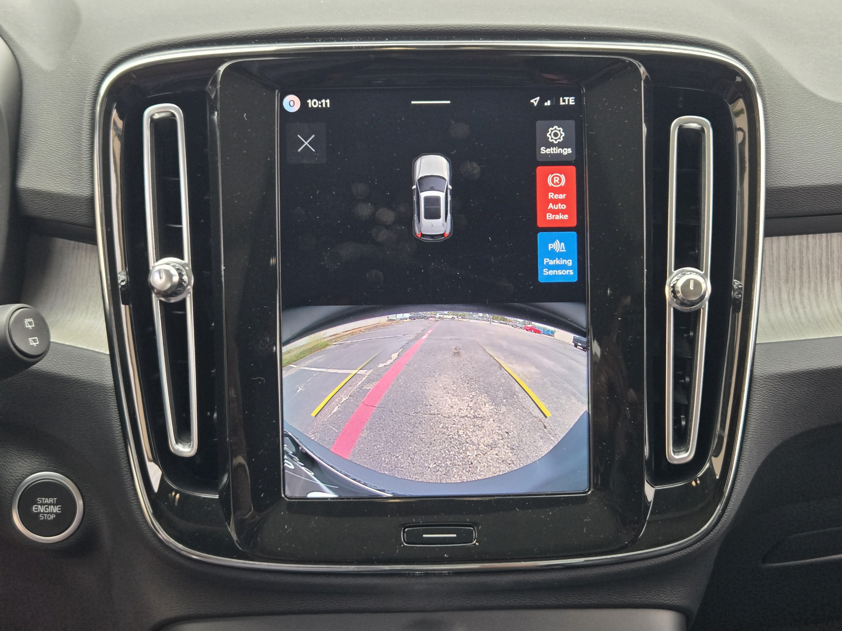 Certified 2026 Volvo XC40 B4 Core w/ Climate Package FWD image 16