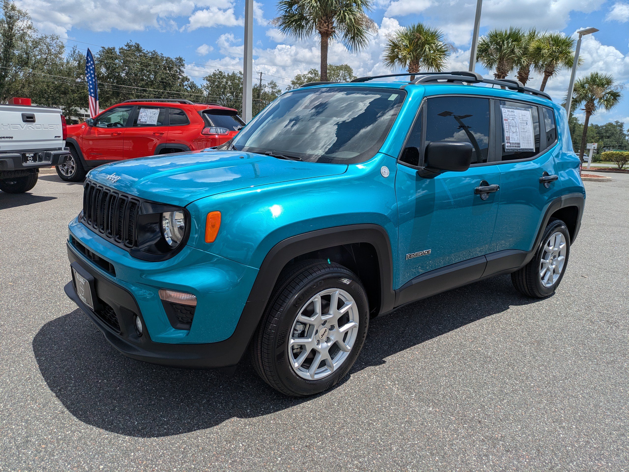 Used 2022 Jeep Renegade Latitude AWD/4WD image 8