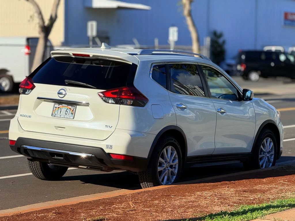 Used 2018 Nissan Rogue SV image 5