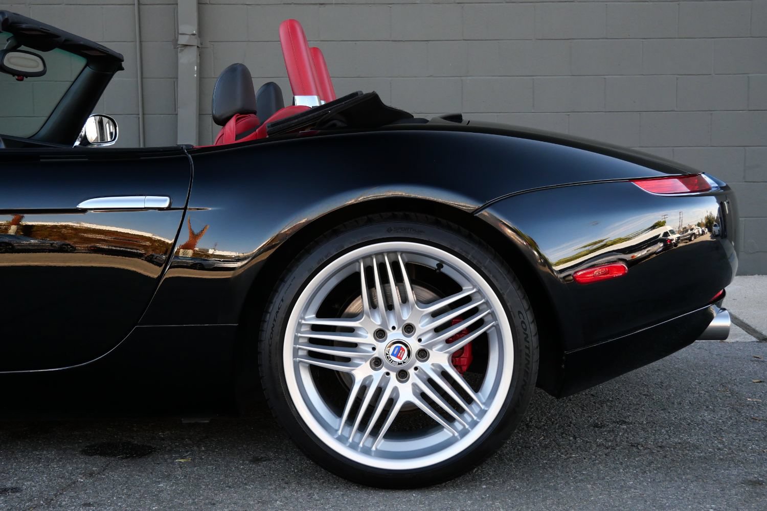 Used 2001 BMW Z8 RWD image 32
