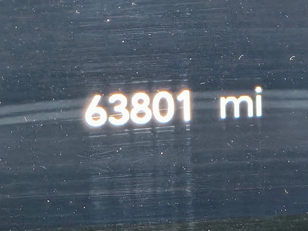 Used 2023 Chrysler Pacifica Touring-L image 25