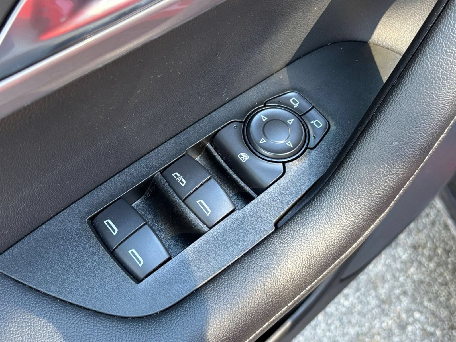 Used 2026 Chevrolet Blazer LT FWD image 18