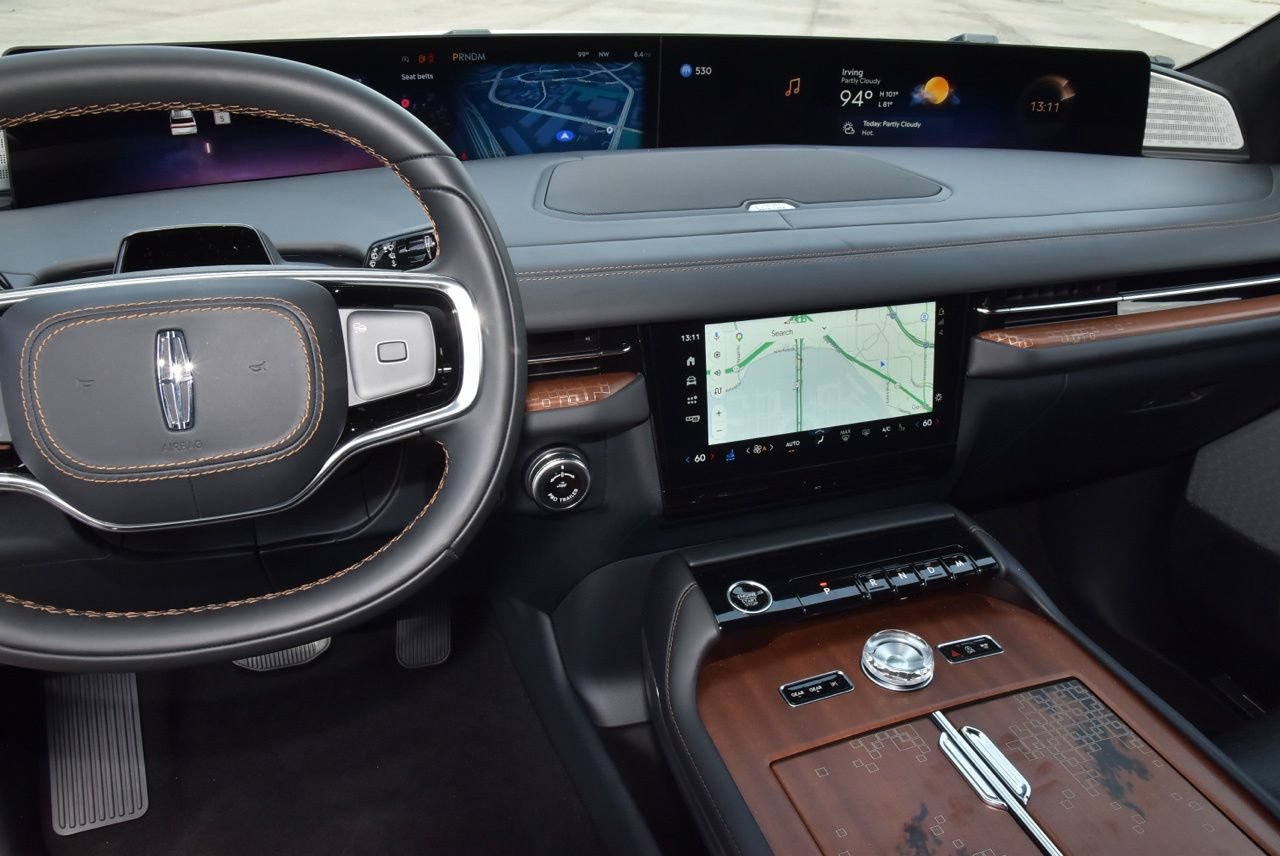 New 2027 Lincoln Navigator Black Label AWD/4WD image 28
