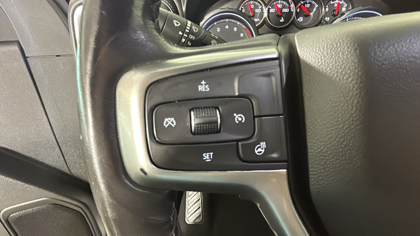 Used 2021 Chevrolet Silverado 2500 LT w/ Convenience Package AWD/4WD image 18