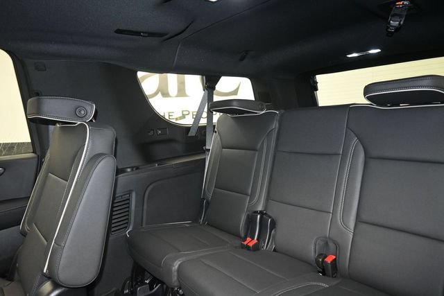 New 2026 Chevrolet Suburban Premier w/ Sun And Tow Package AWD/4WD image 9