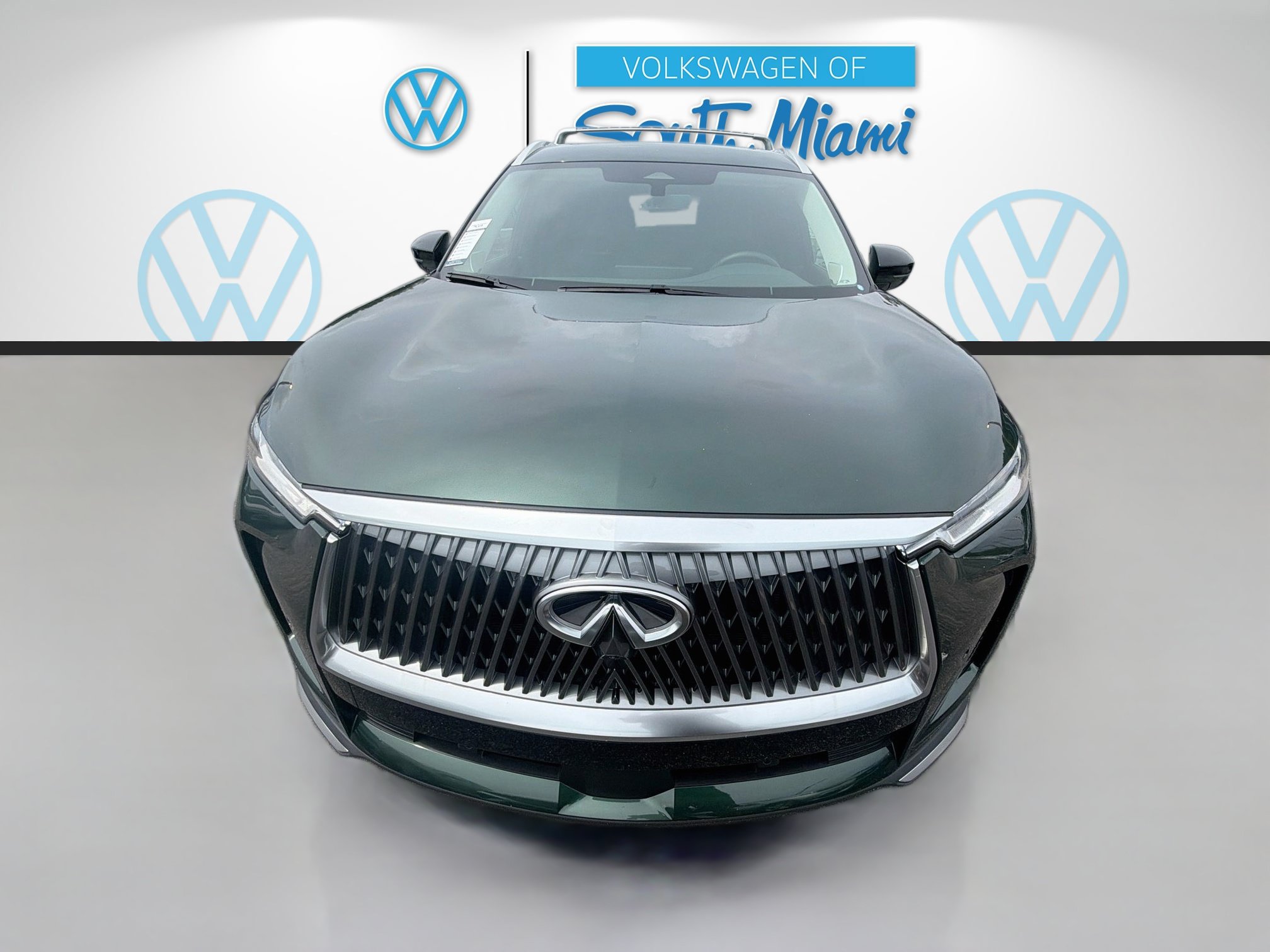 Used 2026 INFINITI QX60 Luxe w/ Family Package FWD image 3
