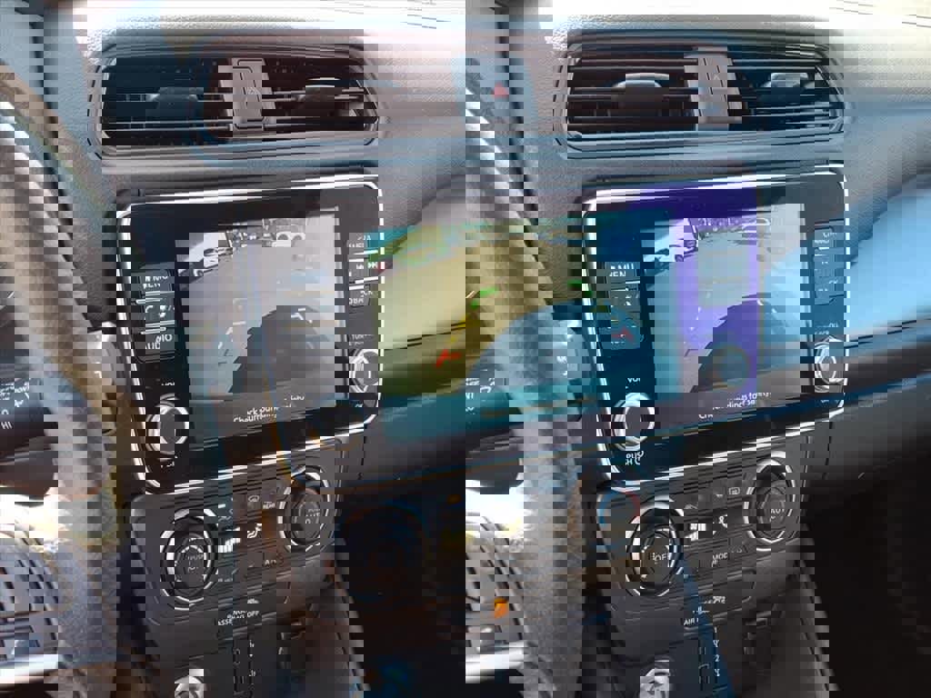 Used 2022 Nissan Leaf S image 21