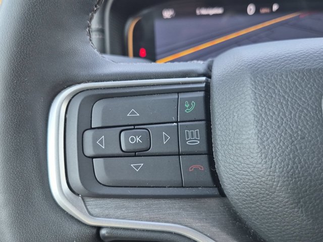 Used 2025 Jeep Wagoneer L Series II AWD/4WD image 13