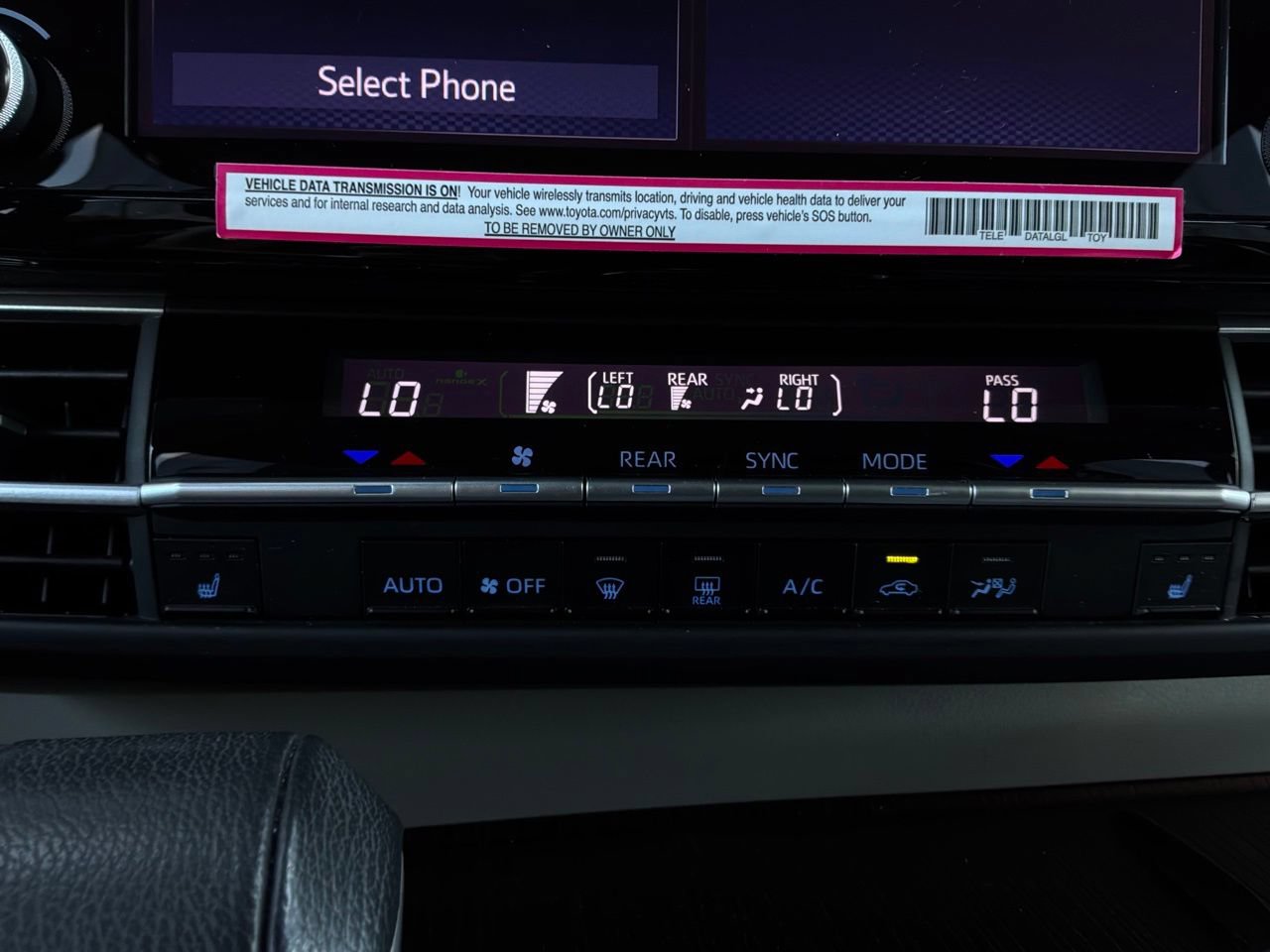 Used 2024 Toyota Sienna XLE FWD image 33