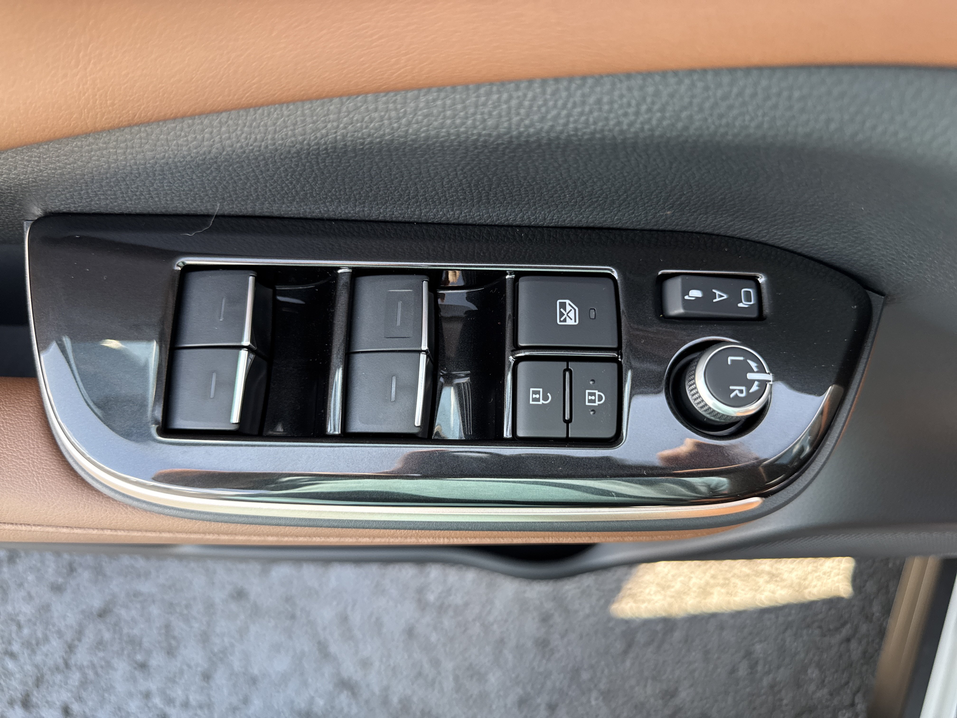 New 2026 Toyota Crown Signia AWD/4WD image 12