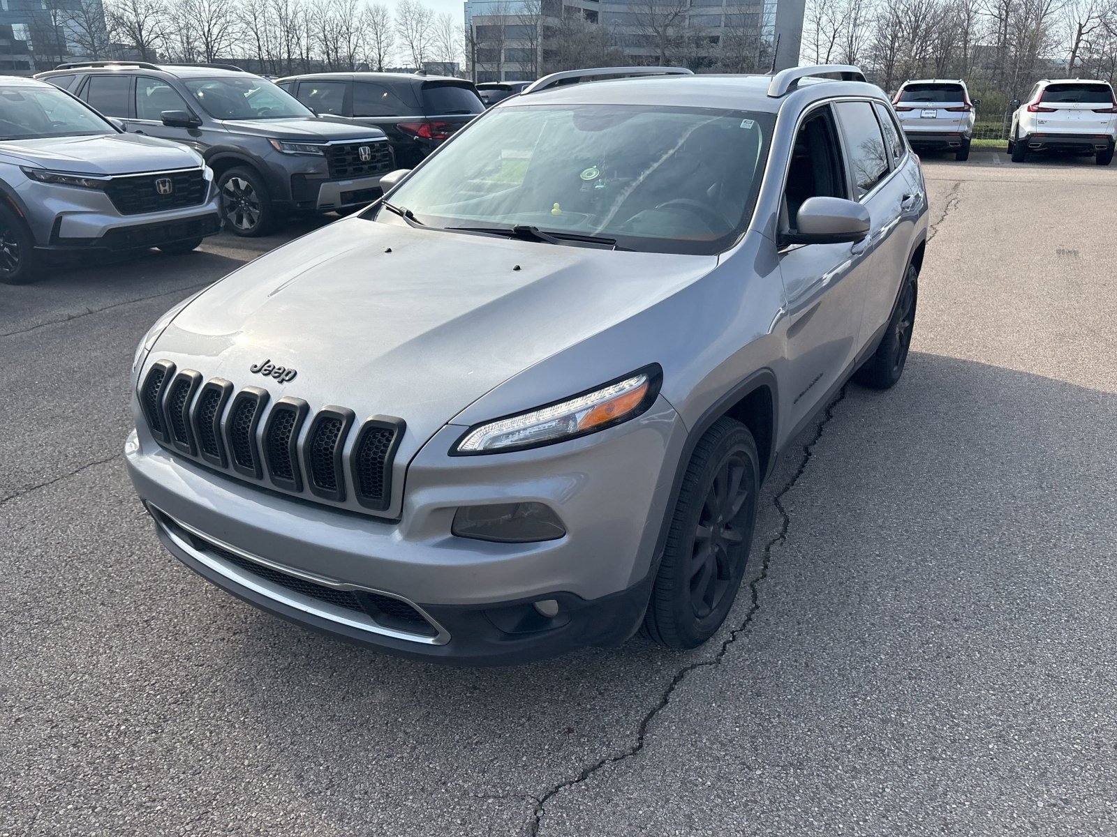 Used 2016 Jeep Cherokee Limited image 13